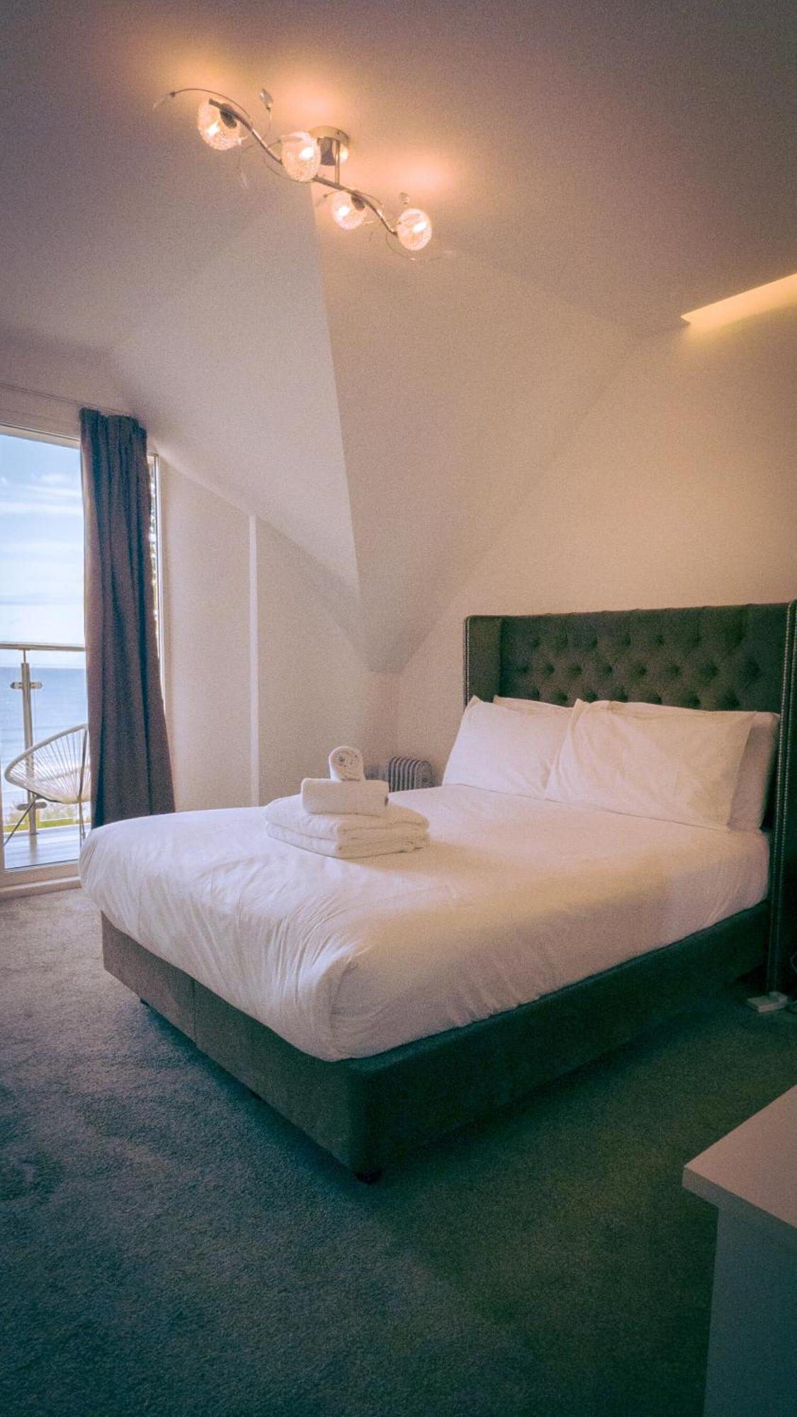 Oyo Newquay Beach Hotel Exteriör bild