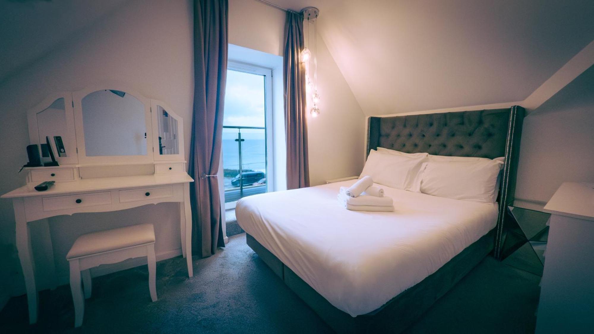 Oyo Newquay Beach Hotel Exteriör bild