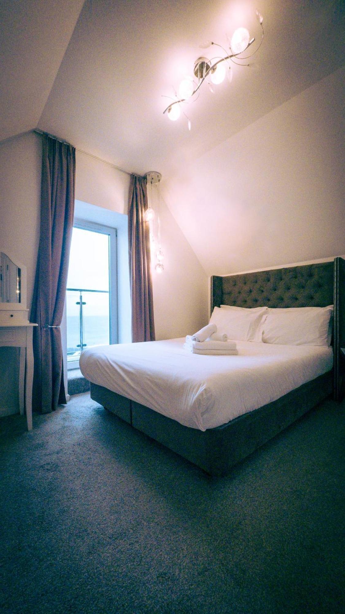 Oyo Newquay Beach Hotel Exteriör bild
